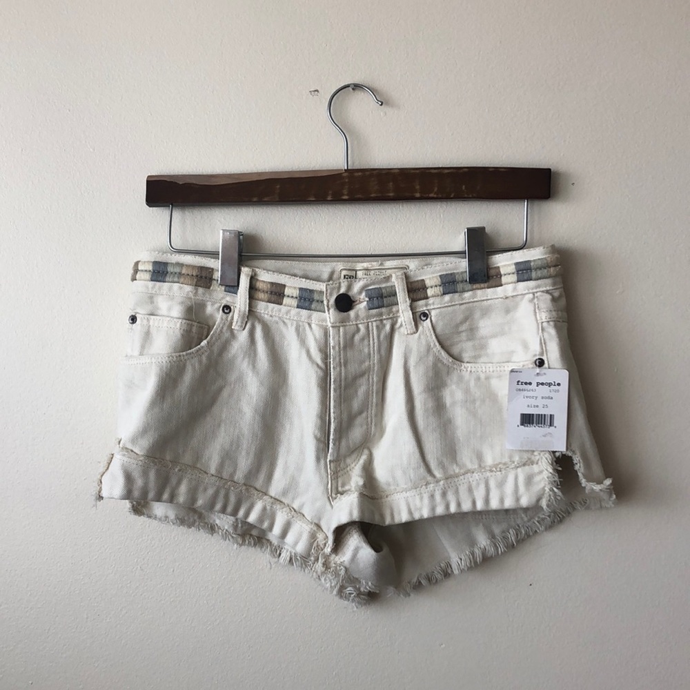NWT- free people white jean shorts - 25
